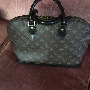 Louis Vuitton Purse Black Leather Handles & bottom